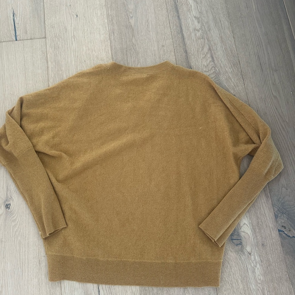 Worn Once Garnet Hill Cashmere  V-Neck Sweater - Picture 6 of 6